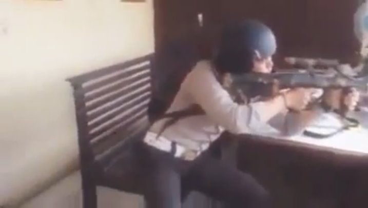 Video 30 Detik Latihan Nembak Malah Pantat Di Pukulin